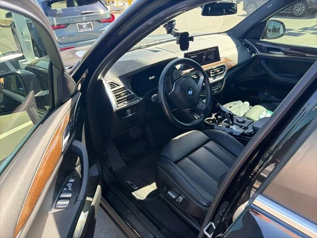 Used 2022 Black BMW sDrive30i image 13