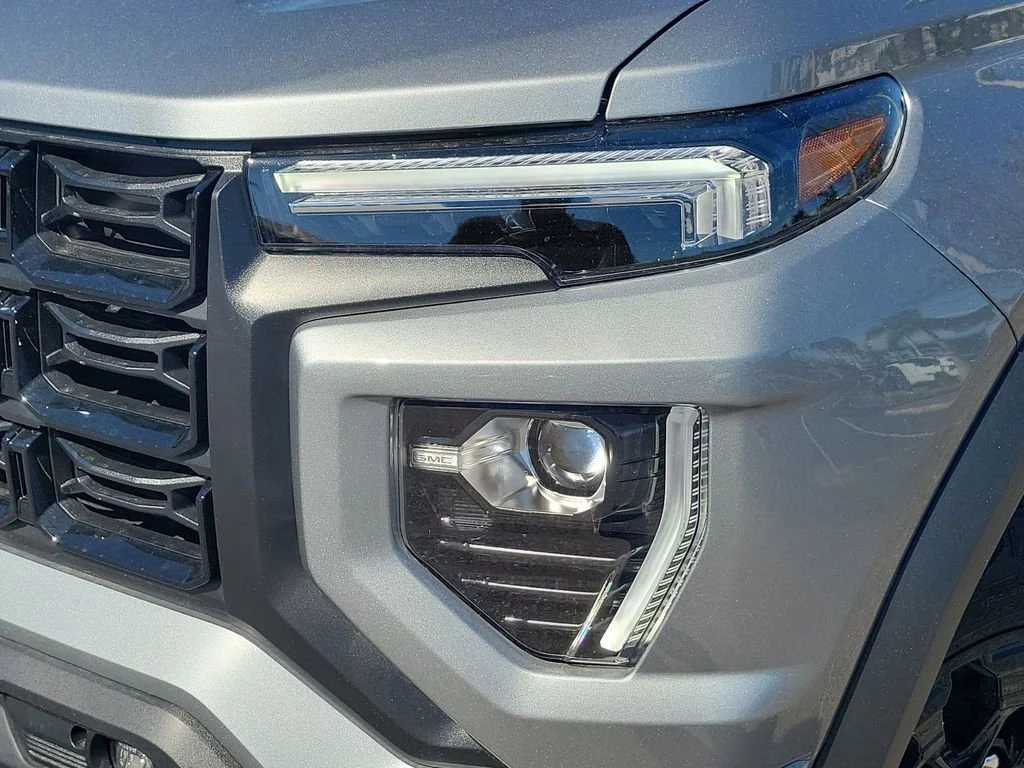 New 2026 Sterling Metallic GMC Elevation image 16