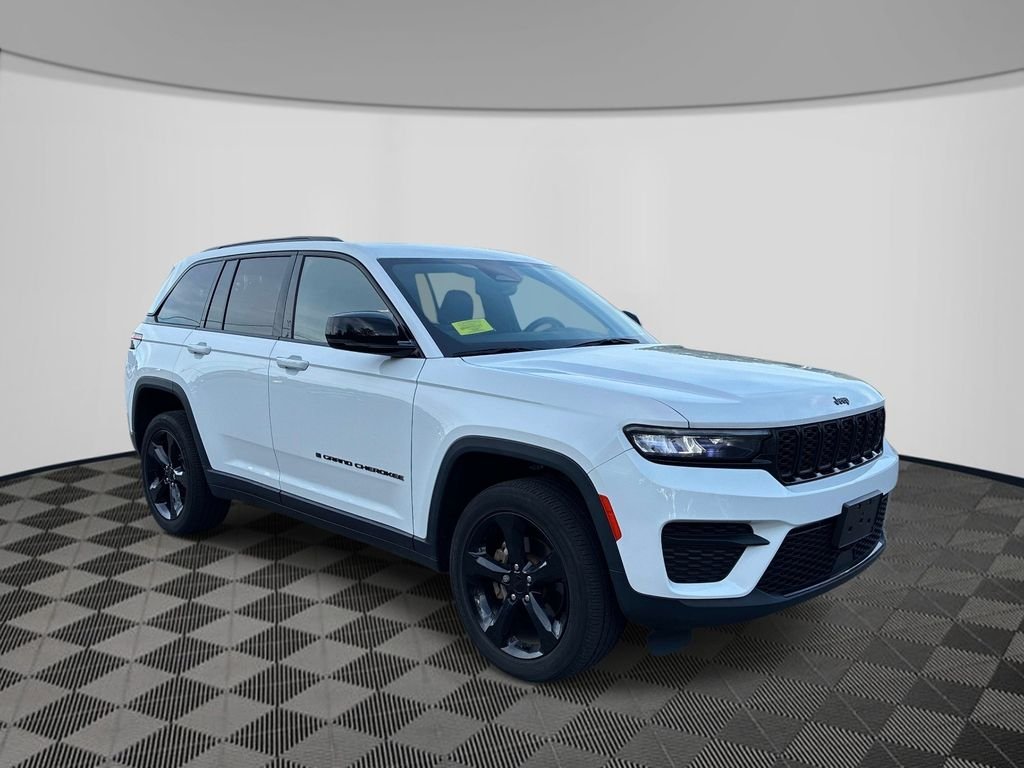 Used 2023 White Jeep Altitude X image 3