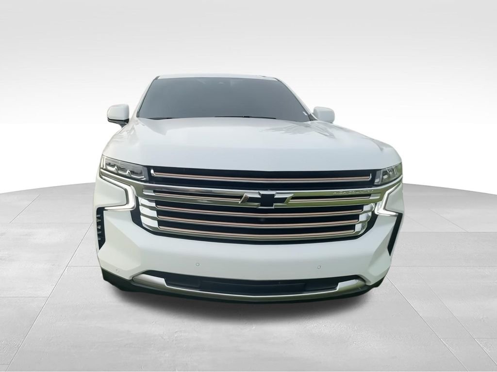 Used 2024 White Chevrolet High Country image 3