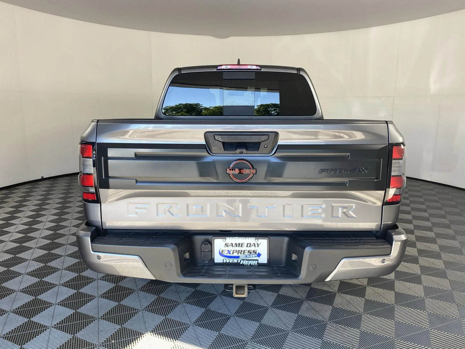 Used 2025 Gun Metallic Nissan PRO-4X image 6