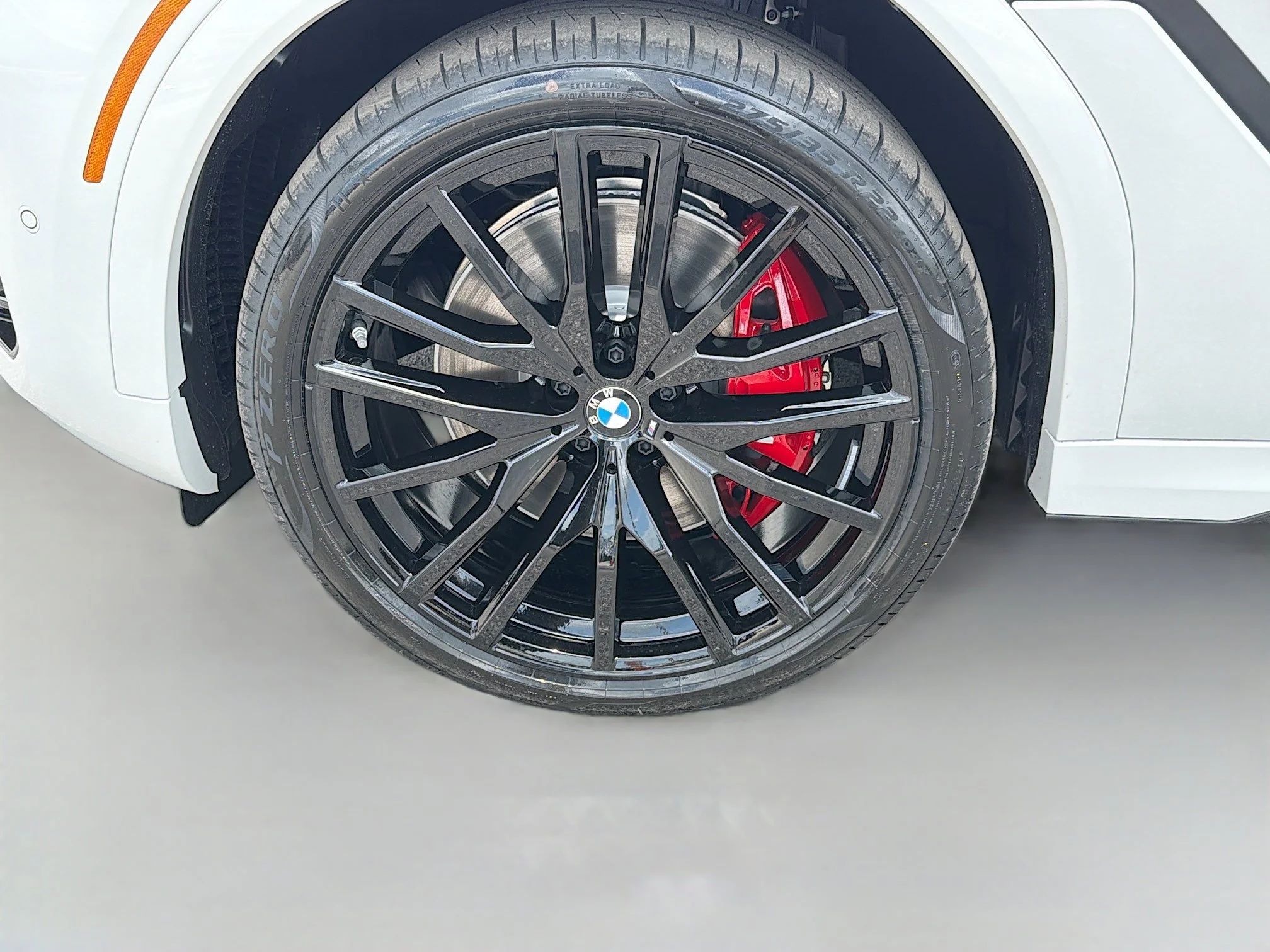 New 2027 Alpine White BMW M60i image 41