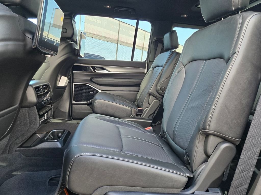 New 2026 Steel Blue Exterior Paint Jeep Limited Altitude image 7
