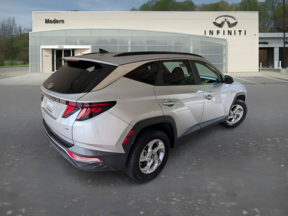Used 2024 Shimmering Silver Hyundai SEL image 4