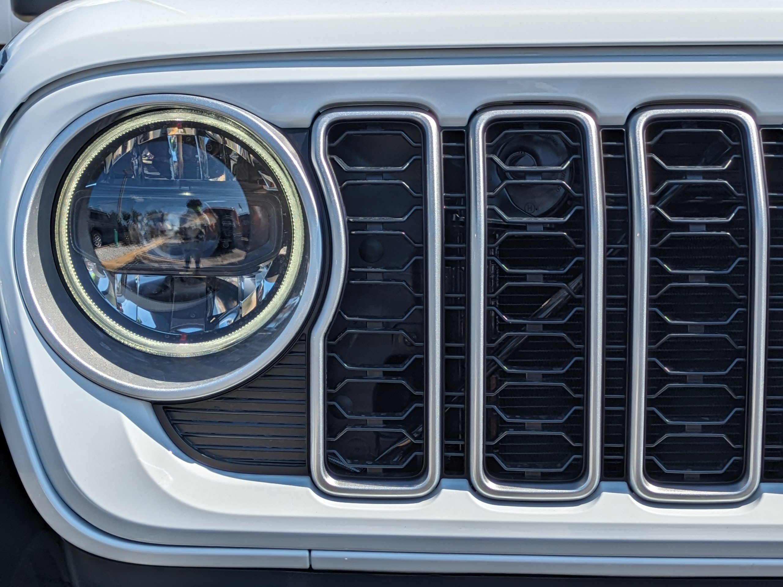 2025 Jeep Wrangler 4-Door Sahara - Photo 9