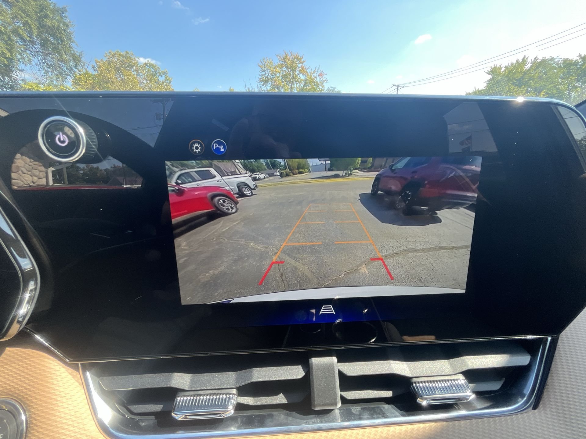 New 2026 Polar White Tricoat Chevrolet ACTIV image 40