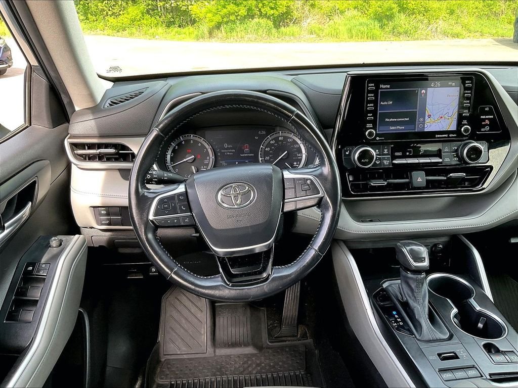 Used 2020 Blue Toyota XLE image 18