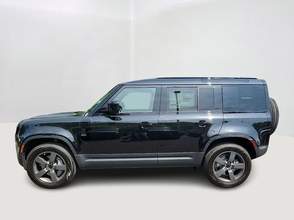 Used 2026 Santorini Black Metallic Land Rover S image 7