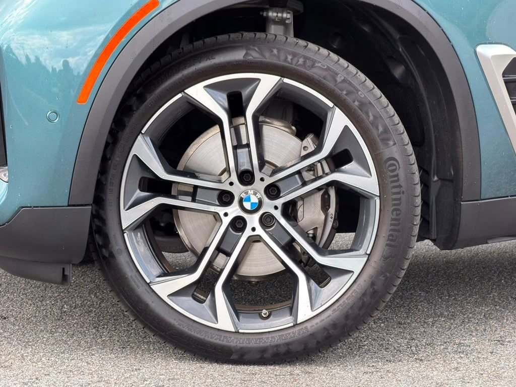 Used 2026 Blue BMW xDrive40i image 10