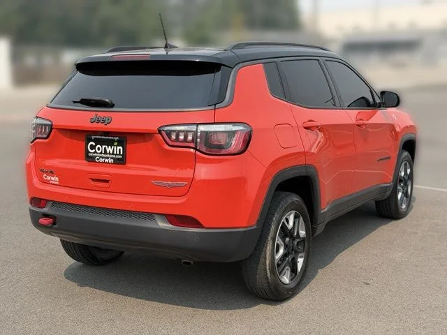 Used 2018 Spitfire Orange Clearcoat Jeep Trailhawk image 14