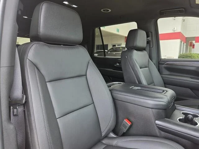 Used 2024 Iridescent Pearl Tricoat Chevrolet LT image 33