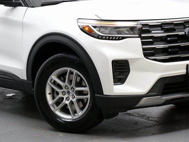 New 2026 Star White Metallic Tri-Coat Ford Active image 3
