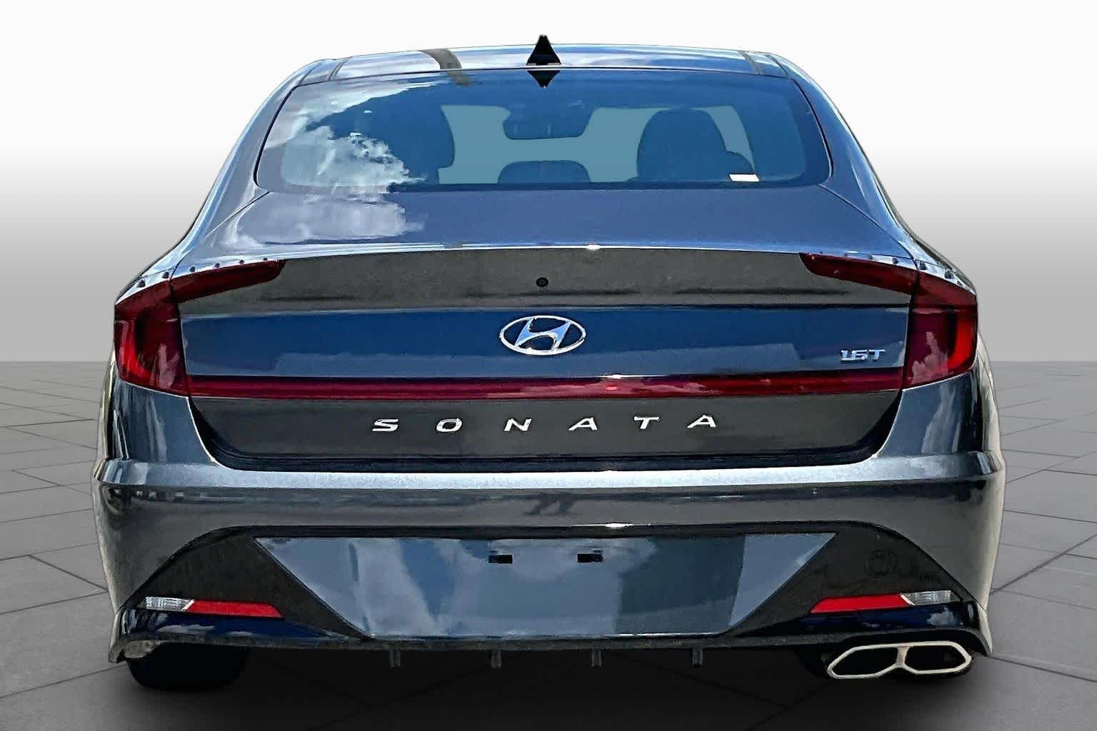 Used 2022 Portofino Gray Hyundai SEL Plus image 6