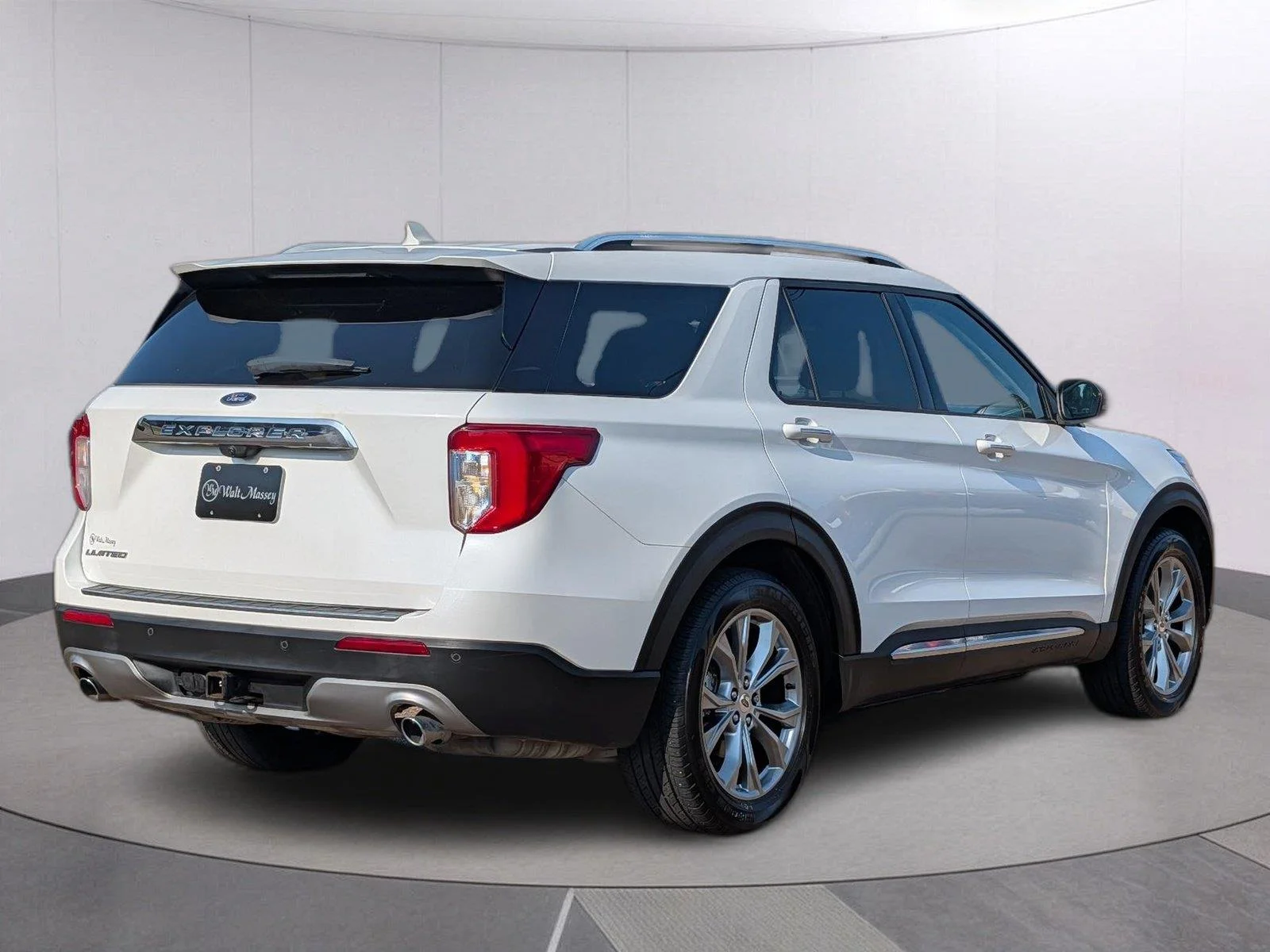 Used 2021 Star White Metallic Tri-Coat Ford Limited image 6