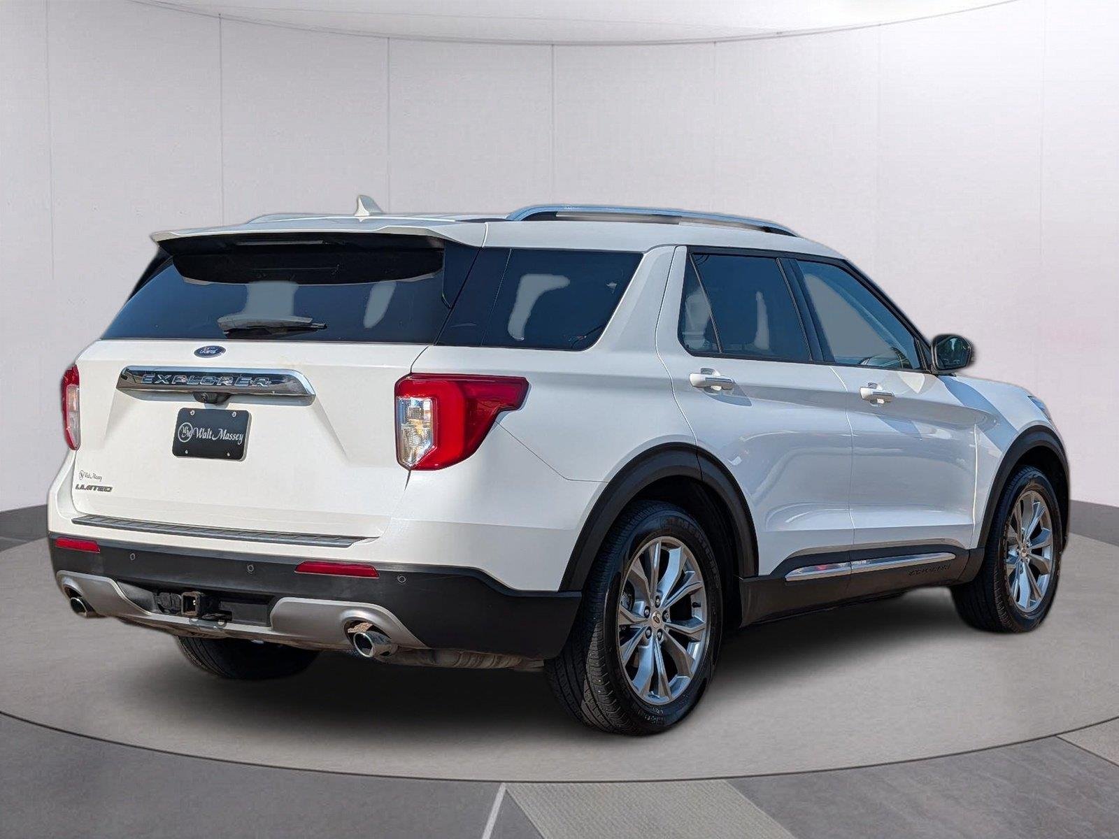 Used 2021 Star White Metallic Tri-Coat Ford Limited image 6