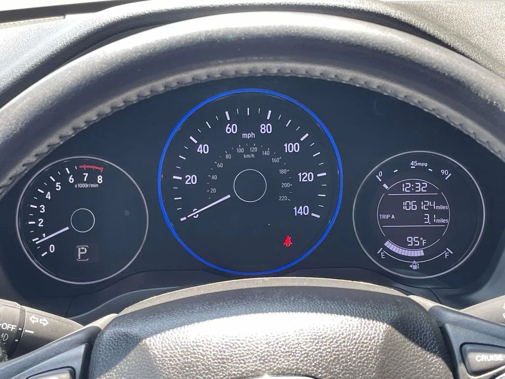 Used 2019  Honda Sport image 18