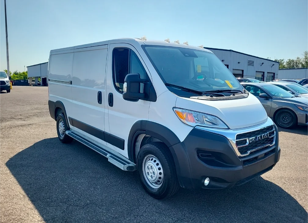 Used 2025 White Ram Base image 1