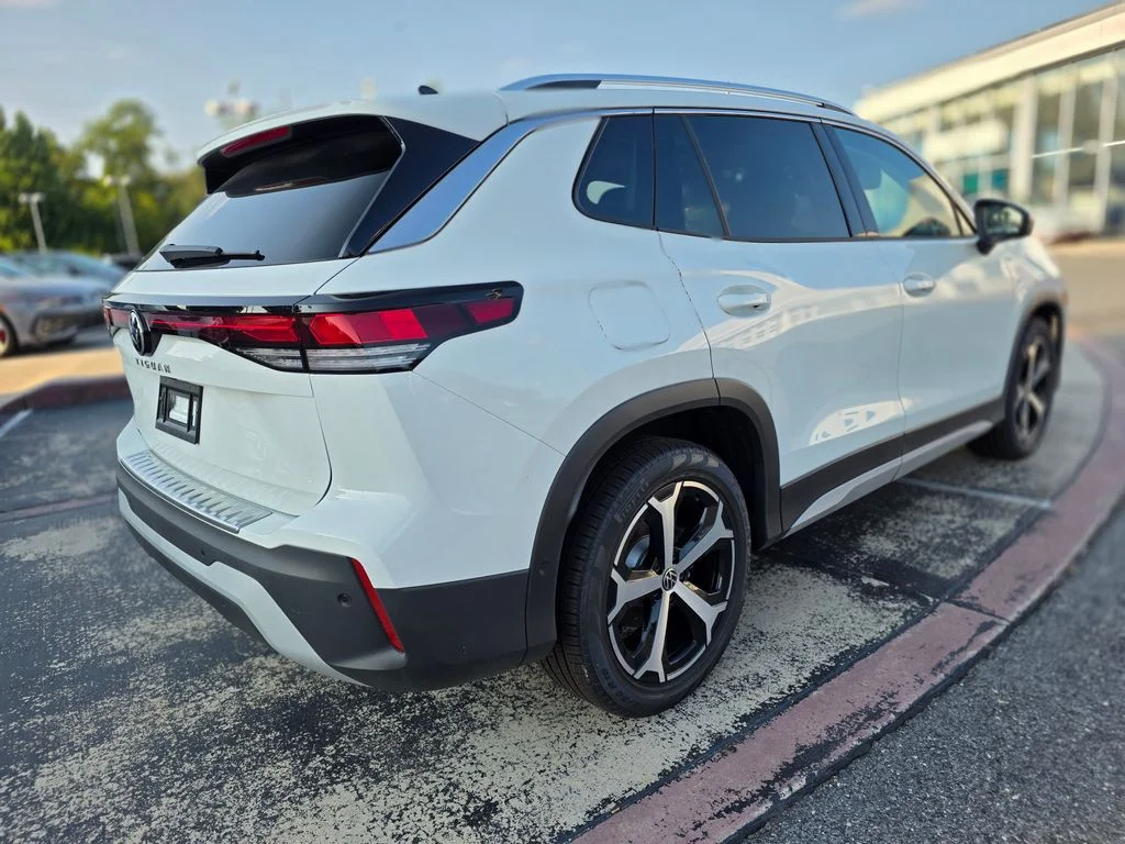 2026 Volkswagen Tiguan SE - Photo 9