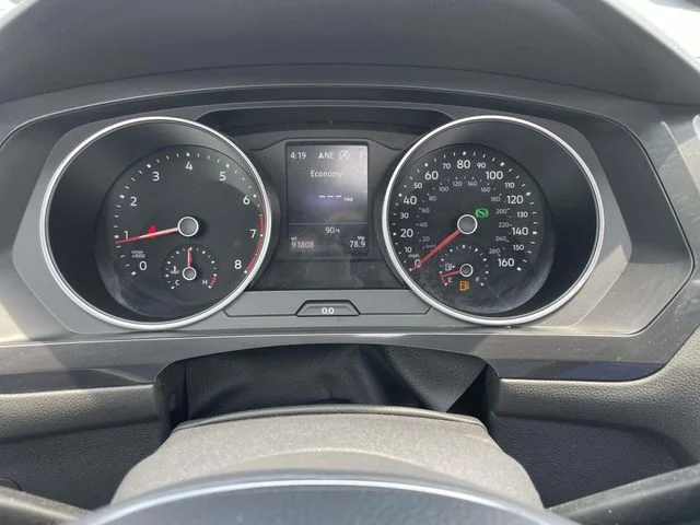 Used 2018 Gray Volkswagen 2.0T SEL image 24