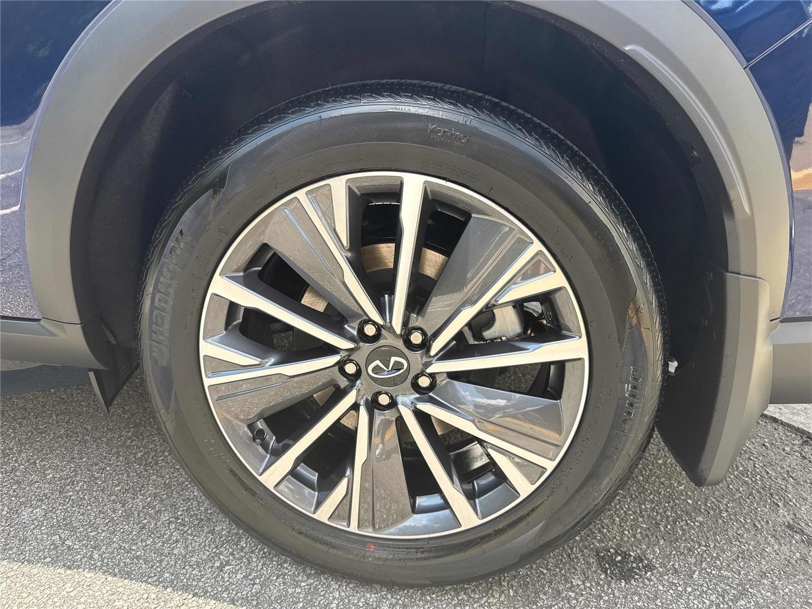 New 2027 GRAND BLUE INFINITI Luxe FWD image 33
