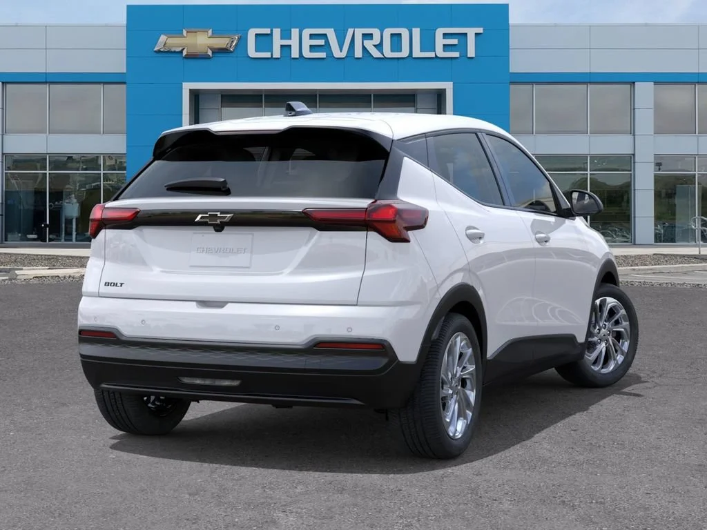New 2027 Summit White Chevrolet LT image 4