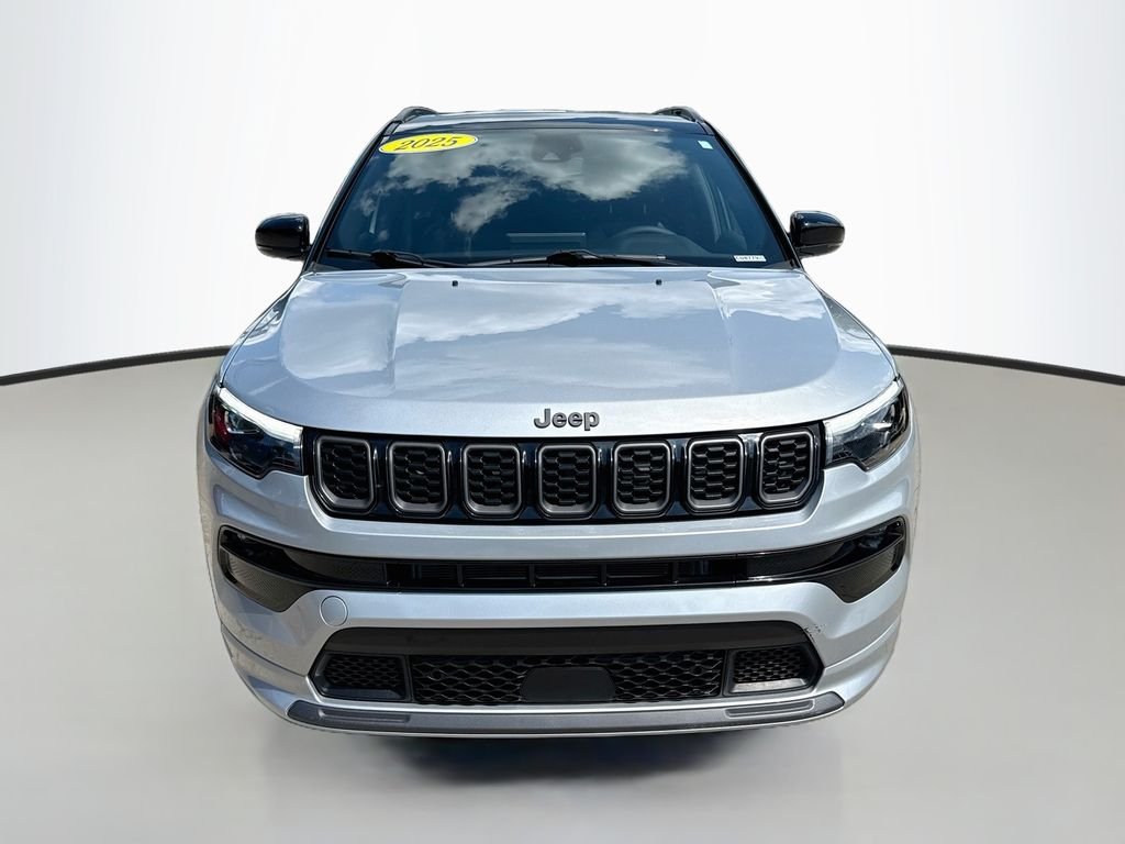 Certified Used 2025 Silver Zynith Metallic Clearcoat Jeep Limited image 2