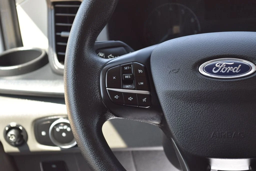 Used 2023 Oxford White Ford XLT image 3