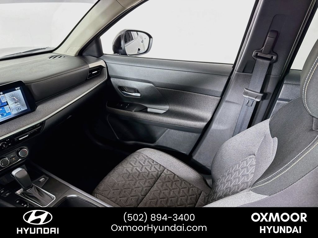 Used 2025 Super Black Nissan SV image 21