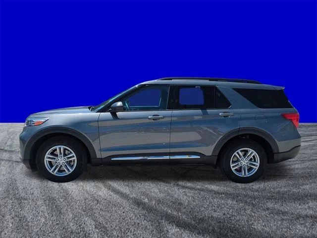 Used 2023 Gray Metallic Ford XLT image 7