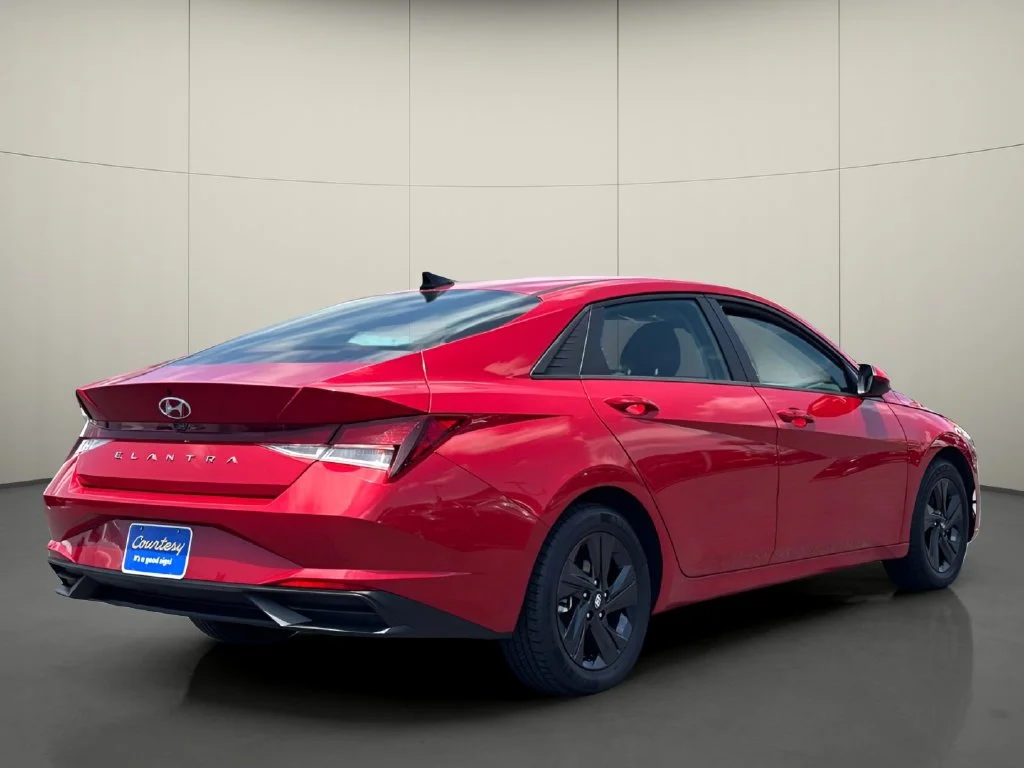 Used 2023 Red Hyundai SEL image 8