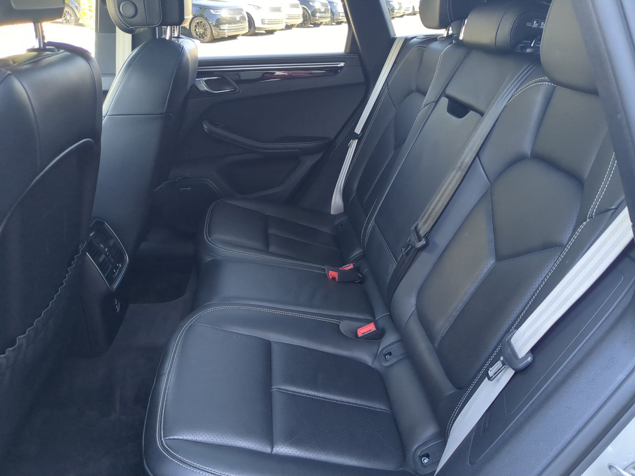 Used 2024 Chalk Porsche AWD image 29