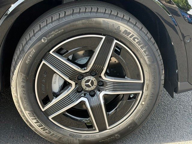 New 2026 Black Mercedes-Benz GLC 300 image 27