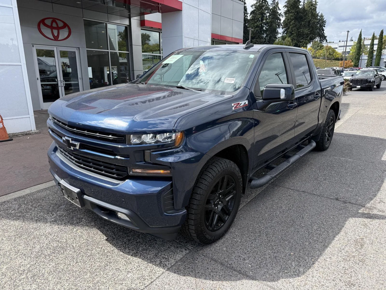Used 2022 Northsky Blue Metallic Chevrolet RST image 2
