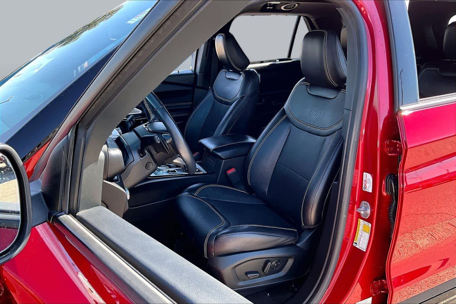 Used 2022 Rapid Red Metallic Tinted Clearcoat Ford ST image 8