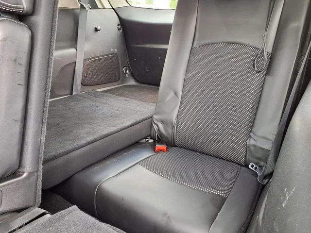 Used 2017 White Dodge Crossroad image 10