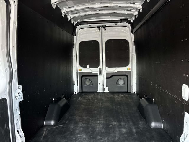 Used 2025 Oxford White Ford Base image 28