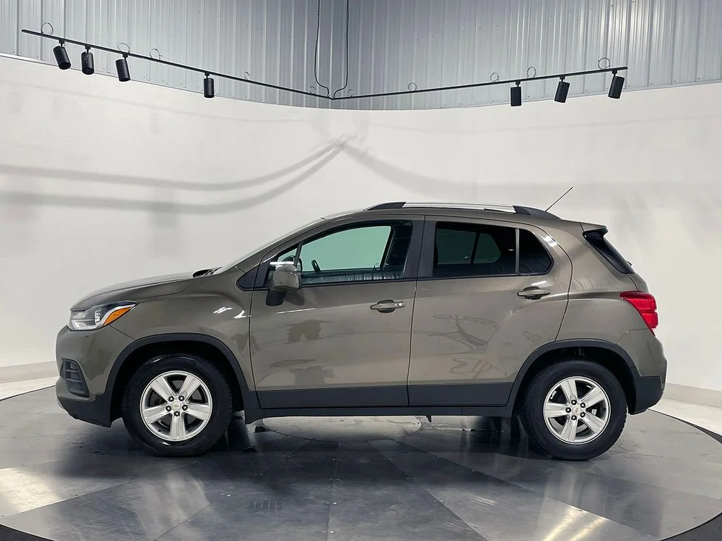 Used 2021 Gray Chevrolet LT image 14