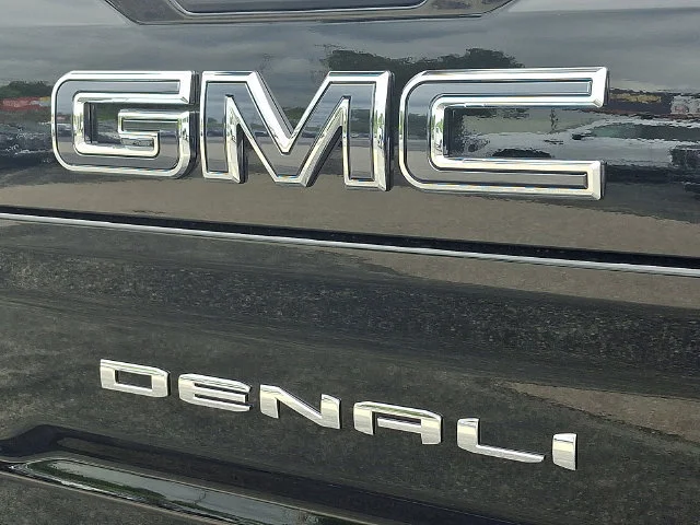 New 2026 Onyx Black GMC Denali Ultimate image 23