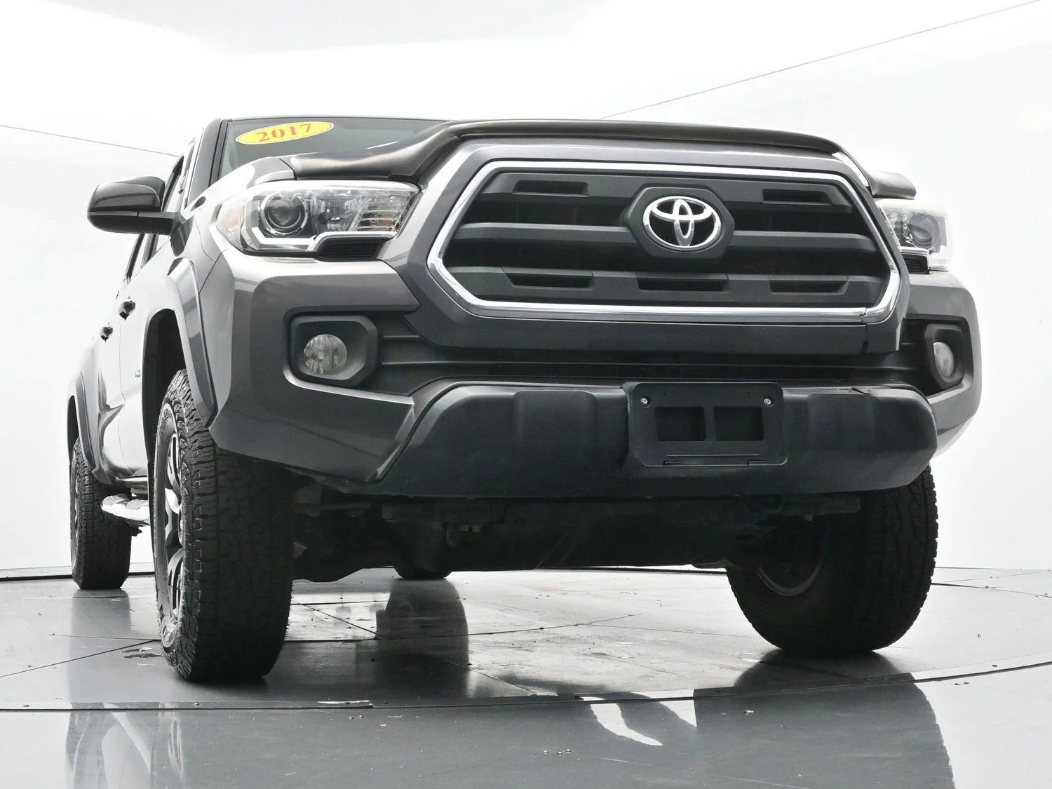 Used 2017 Magnetite Gray Metallic Toyota SR5 image 41