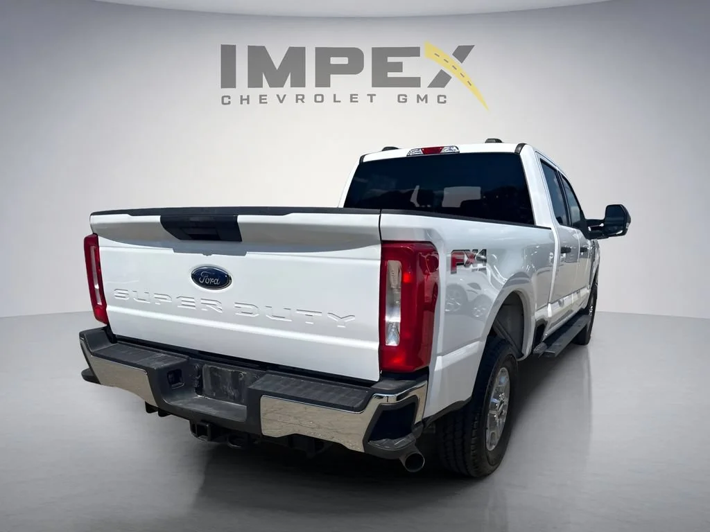 Used 2025 White Ford XL image 4