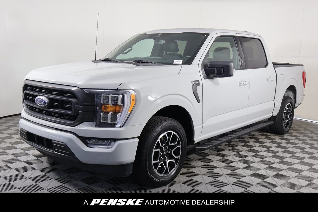 Used 2023 White Ford XLT image 1