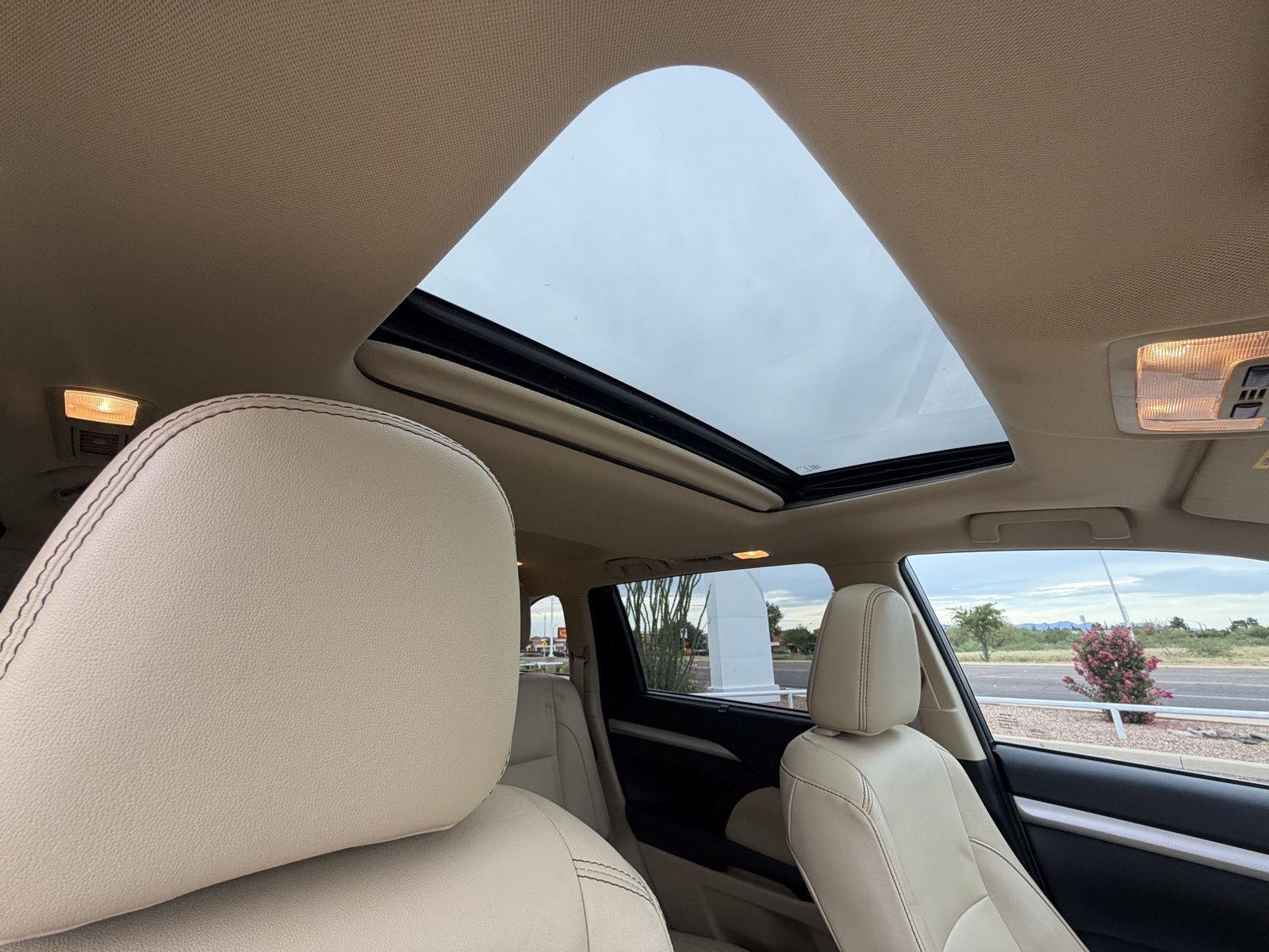 Used 2017 Blizzard Pearl Toyota XLE image 30