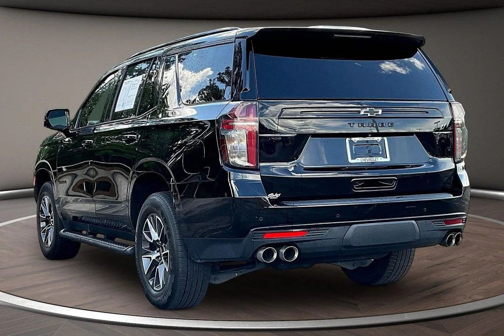 Used 2023 Black Chevrolet Z71 image 3