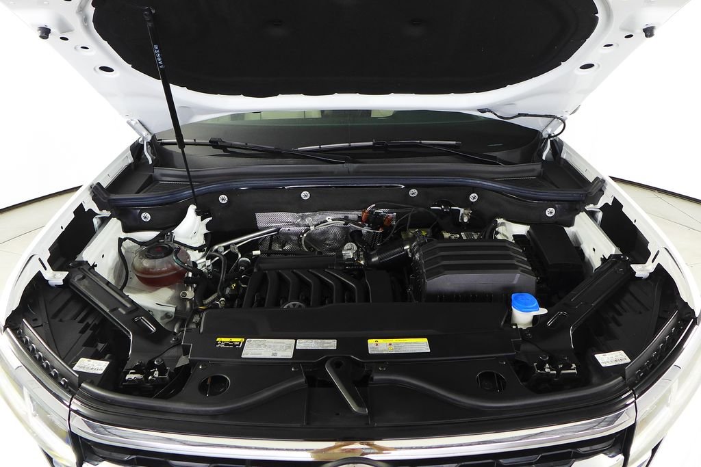 Certified Used 2023 White Volkswagen 3.6L V6 SE w/Technology image 6