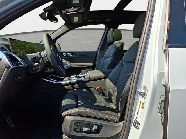 New 2026 Brooklyn Grey Metallic BMW M60i image 11