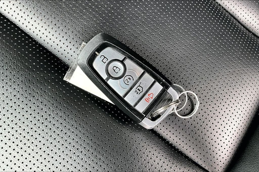 Used 2023 Black Metallic Ford Platinum image 6