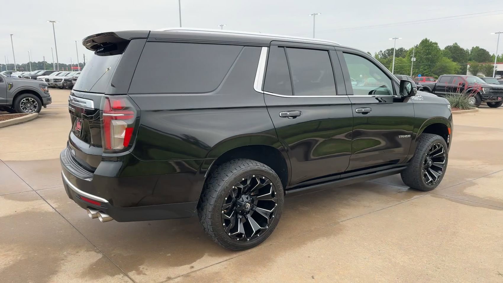 Used 2023 Black Chevrolet High Country image 9
