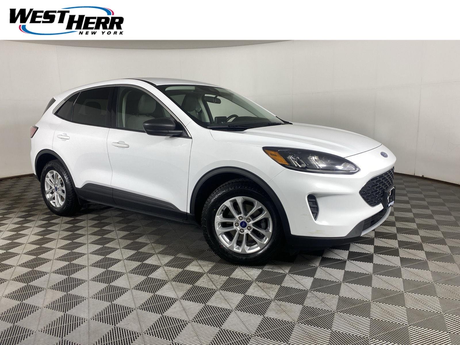 Used 2022 Oxford White Ford  image 1
