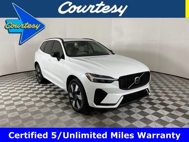 2024 Volvo XC60 T8 Plus Dark Theme AWD's photo
