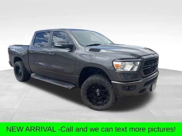 2019 RAM 1500 Big Horn/Lone Star 4x4 Crew Cab 5'7's photo